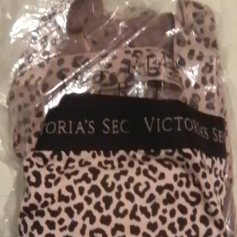 Victoria's Secret Leopard Print Bra And Panty Set